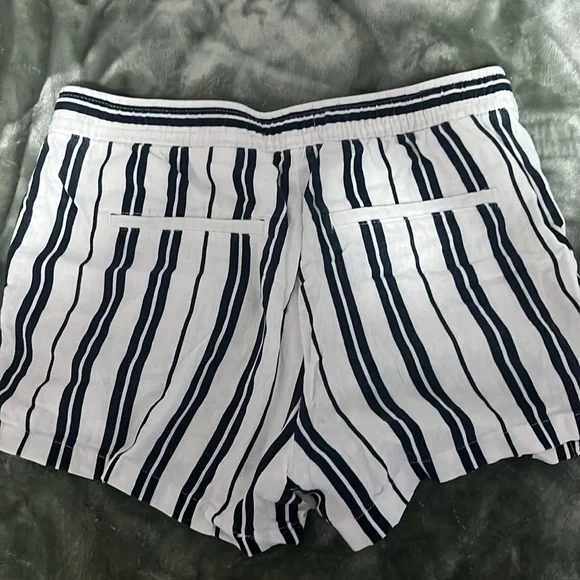 H&M White Striped Shorts - Picture 4 of 4